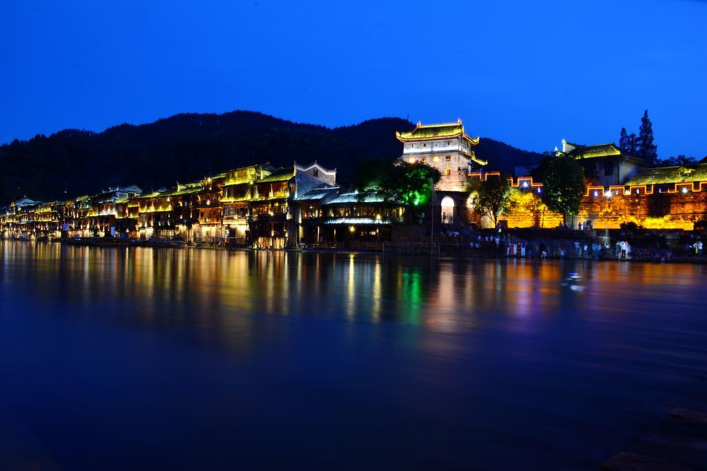 Fenghuang Slowly Time Inn מראה חיצוני תמונה