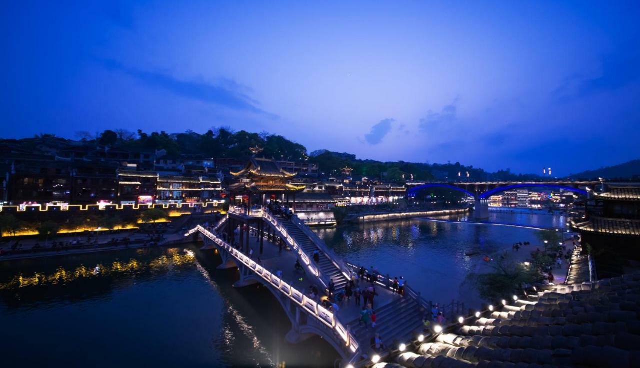 Fenghuang Slowly Time Inn מראה חיצוני תמונה