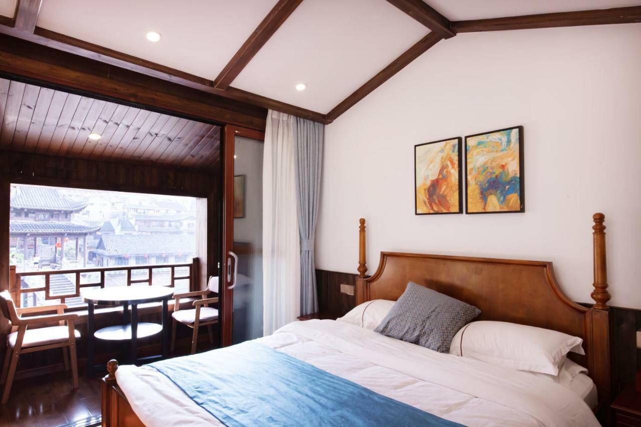 Fenghuang Slowly Time Inn מראה חיצוני תמונה