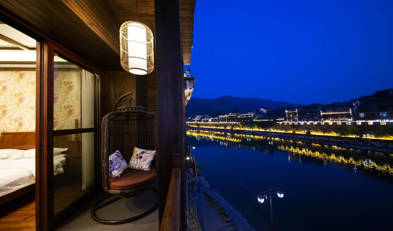 Fenghuang Slowly Time Inn מראה חיצוני תמונה